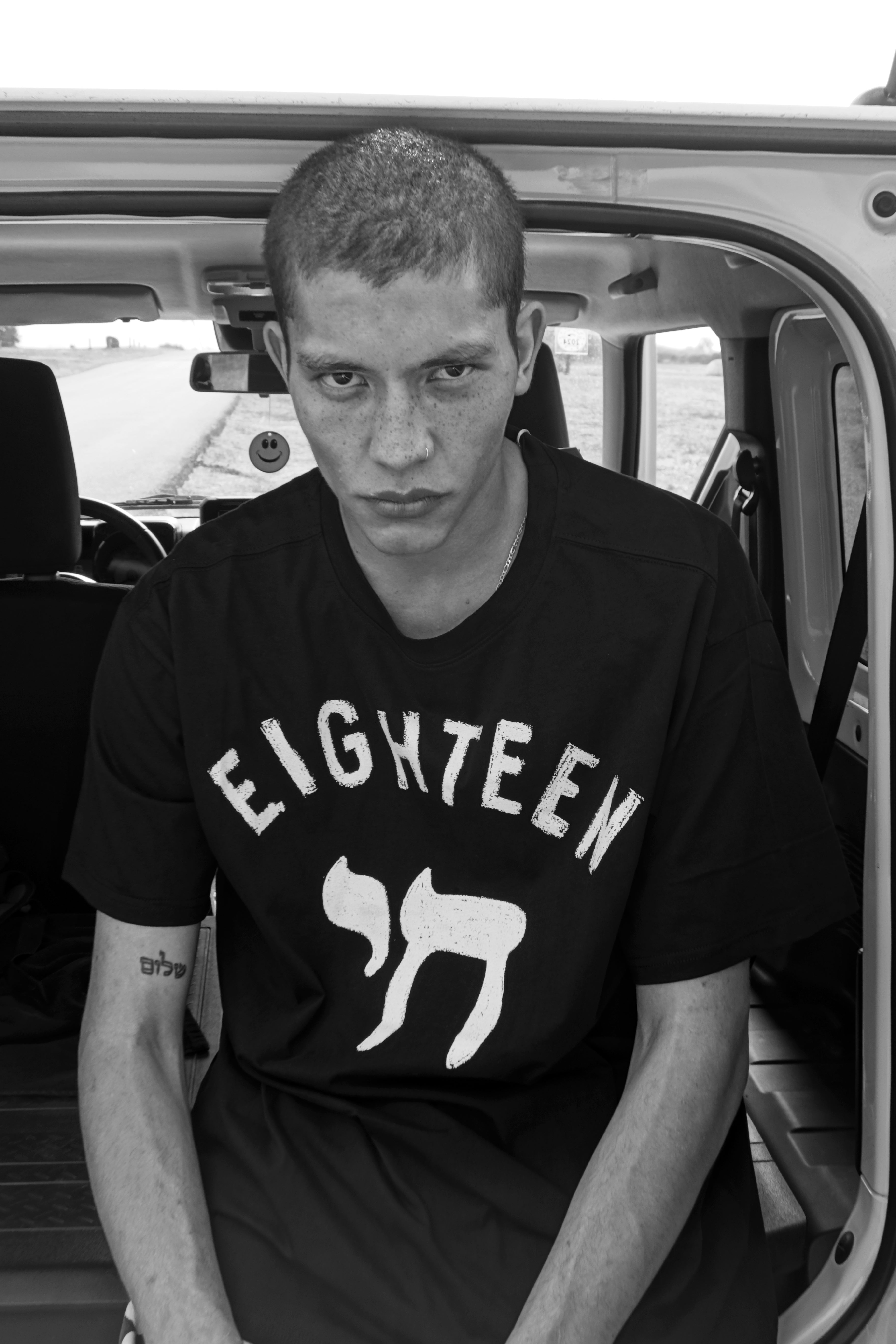 EIGHTEEN TEE HOLYLAND CIVILIANS IL